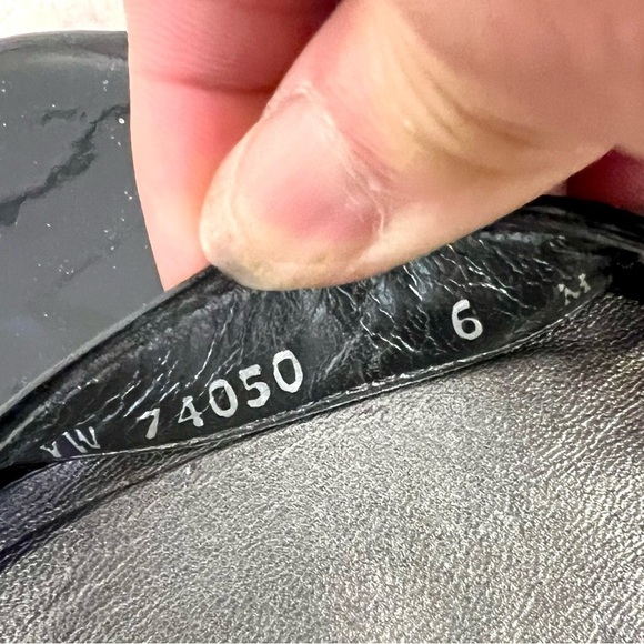 The Stuart Weitzman Women's Nearlynude Strap Sandal black block heels size 6M - Picture 11 of 11